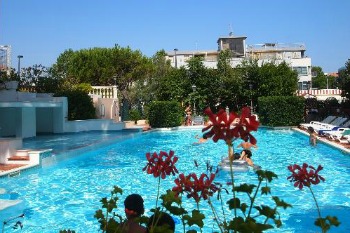 bike hotel in riccione with swimming pool